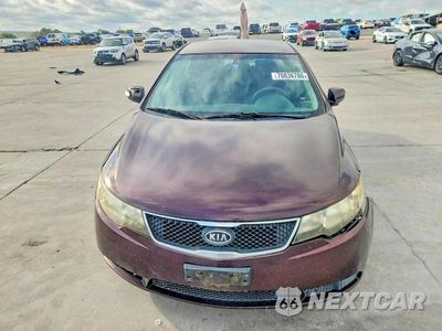 Piąte zdjęcie samochodu w środku: 2010 KIA FORTE EX VIN:KNAFU4A2XA5849169 - miniatura