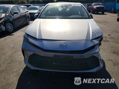 Piąte zdjęcie samochodu w środku: 2025 TOYOTA CAMRY LE VIN:4T1DBADK7SU002851 - miniatura