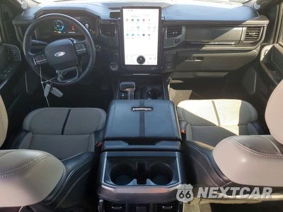 Zdjęcie 8 z 13 samochodu: 2023 FORD F150 LIGHTNING PRO VIN:1FT6W1EV7PWG16482 - miniatura