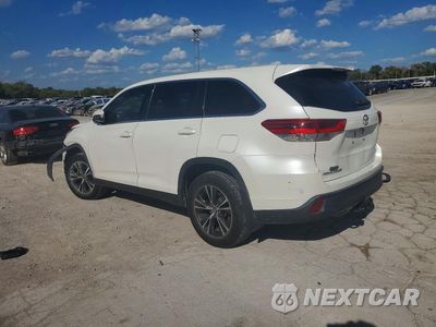 Drugie zdjęcie samochodu z przodu: 2019 TOYOTA HIGHLANDER LE VIN:5TDZARFH3KS060909 - miniatura