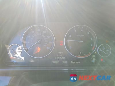 Zdjęcie 9 z 12 samochodu: 2013 BMW 528 XI VIN:WBAXH5C54DDW16419 - miniatura