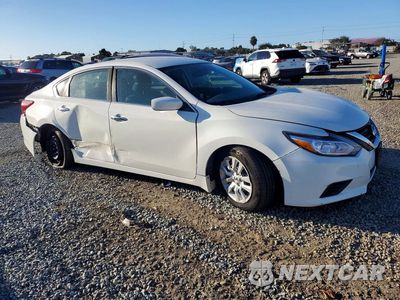Czwarte zdjęcie samochodu z boku: 2018 NISSAN ALTIMA 2.5 S VIN:1N4AL3APXJC266463 - miniatura
