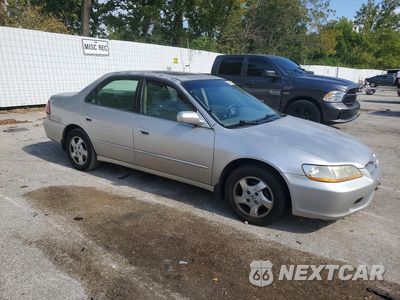 Czwarte zdjęcie samochodu z boku: 1998 HONDA ACCORD EX VIN:1HGCG5650WA131023 - miniatura