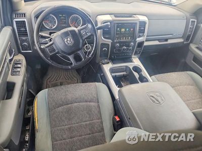 Zdjęcie 8 z 12 samochodu: 2017 RAM 2500 SLT VIN:3C6UR5DL9HG517286 - miniatura
