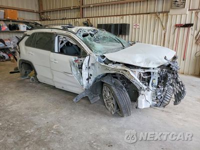 Czwarte zdjęcie samochodu z boku: 2025 TOYOTA RAV4 XLE PREMIUM VIN:2T3C1RFV2SW402098 - miniatura