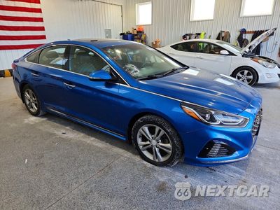 Czwarte zdjęcie samochodu z boku: 2018 HYUNDAI SONATA SPORT VIN:5NPE34AF6JH684645 - miniatura