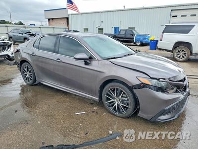 Czwarte zdjęcie samochodu z boku: 2021 TOYOTA CAMRY SE VIN:4T1G11AK7MU611414 - miniatura