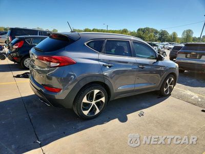Trzecie zdjęcie samochodu z tyłu: 2016 HYUNDAI TUCSON SPORT VIN:KM8J33A2XGU049444 - miniatura