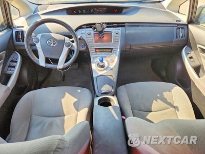 Zdjęcie 8 z 12 samochodu: 2013 TOYOTA PRIUS TWO VIN:JTDKN3DU1D1629291 - miniatura