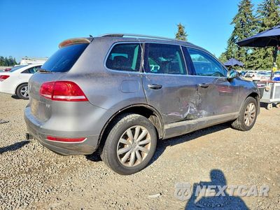 Trzecie zdjęcie samochodu z tyłu: 2012 VOLKSWAGEN TOUAREG V6 VIN:WVGFF9BP6CD004585 - miniatura