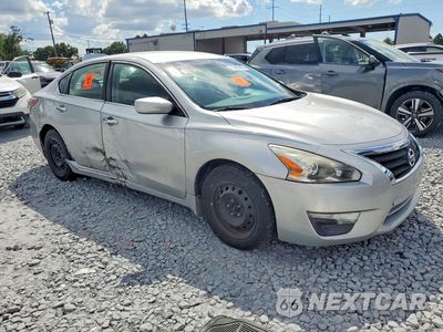 Czwarte zdjęcie samochodu z boku: 2015 NISSAN ALTIMA 2.5 S VIN:1N4AL3AP1FC483665 - miniatura