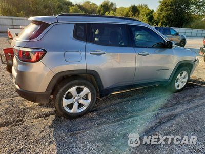 Trzecie zdjęcie samochodu z tyłu: 2018 JEEP COMPASS LATITUDE VIN:3C4NJCBB0JT407808 - miniatura