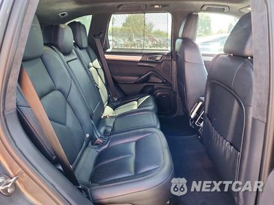 Zdjęcie 10 z 12 samochodu: 2016 PORSCHE CAYENNE GTS VIN:WP1AD2A23GLA79983 - miniatura