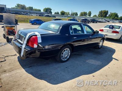 Trzecie zdjęcie samochodu z tyłu: 2008 LINCOLN TOWN CAR SIGNATURE LIMITED VIN:2LNHM82W18X657471 - miniatura