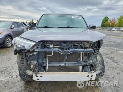 Piąte zdjęcie samochodu w środku: 2016 TOYOTA 4RUNNER SR5 VIN:JTEBU5JR9G5390824 - miniatura