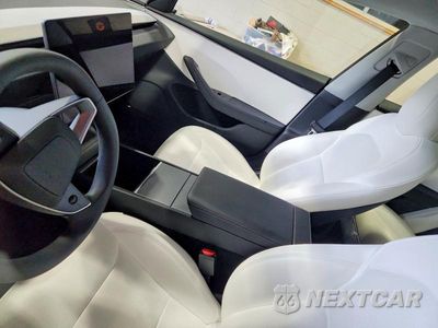 Zdjęcie 8 z 12 samochodu: 2025 TESLA MODEL 3 VIN:5YJ3E1EA4SF904119 - miniatura