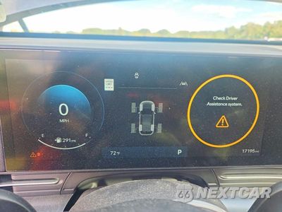 Zdjęcie 9 z 13 samochodu: 2025 HYUNDAI KONA LIMITED VIN:KM8HECA38SU206091 - miniatura