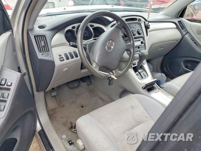 Zdjęcie 8 z 13 samochodu: 2005 TOYOTA HIGHLANDER BASE VIN:JTEHD21A550037106 - miniatura