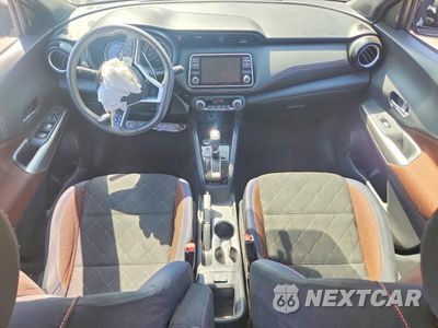 Zdjęcie 8 z 13 samochodu: 2018 NISSAN KICKS SR VIN:3N1CP5CU7JL524824 - miniatura