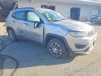 Czwarte zdjęcie samochodu z boku: 2020 JEEP COMPASS LATITUDE VIN:3C4NJDBB0LT258213 - miniatura