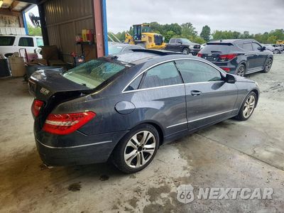 Trzecie zdjęcie samochodu z tyłu: 2010 MERCEDES-BENZ E 350 VIN:WDDKJ5GB2AF030745 - miniatura