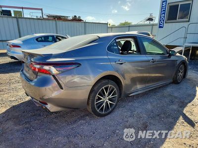 Trzecie zdjęcie samochodu z tyłu: 2021 TOYOTA CAMRY SE VIN:4T1T11AK3MU440790 - miniatura