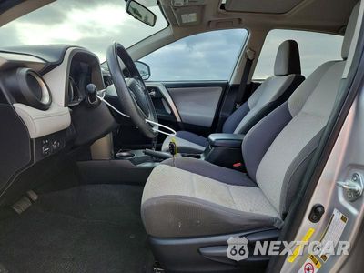 Zdjęcie 7 z 13 samochodu: 2015 TOYOTA RAV4 XLE VIN:JTMWFREV2FJ046353 - miniatura