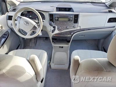 Zdjęcie 8 z 13 samochodu: 2011 TOYOTA SIENNA BASE 7-PASSENGER VIN:5TDZK3DC7BS100765 - miniatura