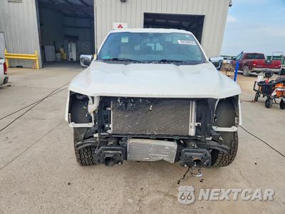 Piąte zdjęcie samochodu w środku: 2022 FORD F150 SUPERCREW VIN:1FTFW1E89NFC41637 - miniatura