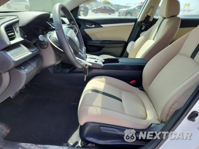 Zdjęcie 7 z 12 samochodu: 2016 HONDA CIVIC LX VIN:19XFC2F51GE045031 - miniatura
