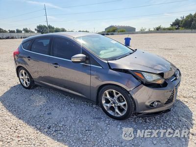 Czwarte zdjęcie samochodu z boku: 2014 FORD FOCUS TITANIUM VIN:1FADP3N28EL253703 - miniatura