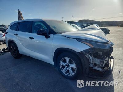 Czwarte zdjęcie samochodu z boku: 2024 TOYOTA HIGHLANDER LE VIN:5TDKDRBHXRS538901 - miniatura