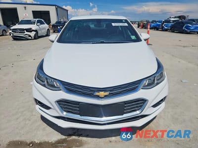 Piąte zdjęcie samochodu w środku: 2017 CHEVROLET CRUZE LT VIN:1G1BE5SM0H7264368 - miniatura