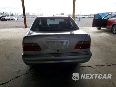 Zdjęcie 6 z 12 samochodu: 2001 MERCEDES-BENZ E 430 VIN:WDBJF70J61B323557 - miniatura