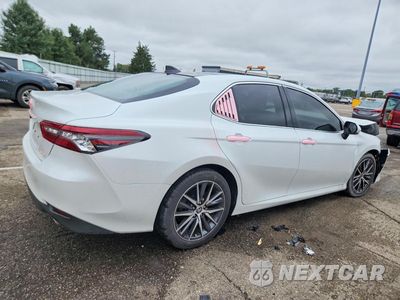 Trzecie zdjęcie samochodu z tyłu: 2021 TOYOTA CAMRY XLE VIN:4T1F11AK1MU603160 - miniatura