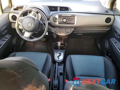 Zdjęcie 8 z 13 samochodu: 2012 TOYOTA YARIS VIN:JTDKTUD35CD528982 - miniatura