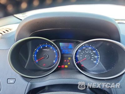 Zdjęcie 9 z 12 samochodu: 2012 HYUNDAI TUCSON GLS VIN:KM8JU3AC9CU386672 - miniatura
