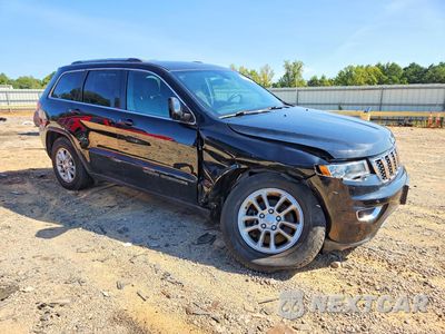 Czwarte zdjęcie samochodu z boku: 2019 JEEP GRAND CHEROKEE LAREDO VIN:1C4RJFAG0KC696508 - miniatura