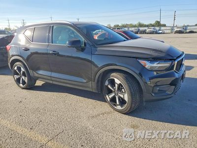 Czwarte zdjęcie samochodu z boku: 2022 VOLVO XC40 T5 MOMENTUM VIN:YV4162UK4L2280067 - miniatura