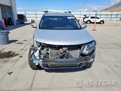 Piąte zdjęcie samochodu w środku: 2017 NISSAN ROGUE S VIN:5N1AT2MV5HC854856 - miniatura