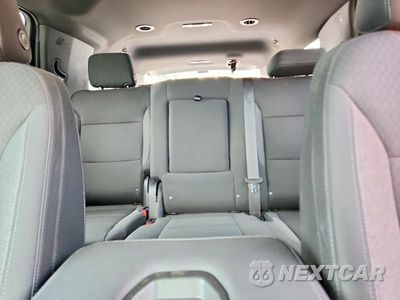 Zdjęcie 10 z 13 samochodu: 2023 CHEVROLET TAHOE C1500 LS VIN:1GNSCMED9PR421487 - miniatura