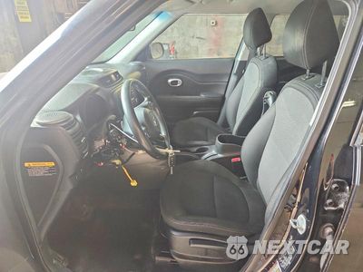 Zdjęcie 7 z 12 samochodu: 2017 KIA SOUL + VIN:KNDJP3A56H7430579 - miniatura