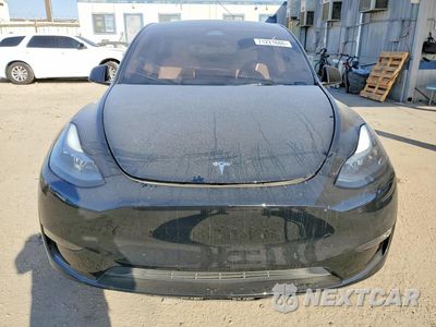 Piąte zdjęcie samochodu w środku: 2025 TESLA MODEL Y VIN:7SAYGDEF5SF270982 - miniatura