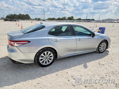 Trzecie zdjęcie samochodu z tyłu: 2019 TOYOTA CAMRY LE VIN:4T1B11HK2KU846302 - miniatura