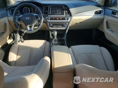 Zdjęcie 8 z 12 samochodu: 2018 HYUNDAI SONATA HYBRID SE VIN:KMHE24L38JA080135 - miniatura