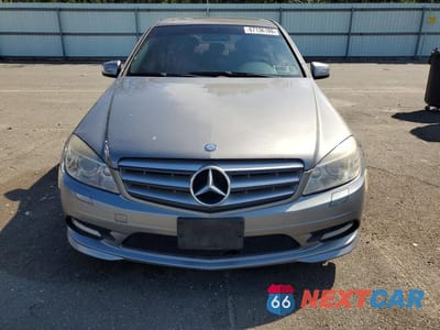 Piąte zdjęcie samochodu w środku: 2011 MERCEDES-BENZ C 300 4MATIC VIN:WDDGF8BB6BR148751 - miniatura