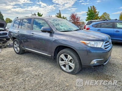 Czwarte zdjęcie samochodu z boku: 2013 TOYOTA HIGHLANDER LIMITED VIN:5TDDK3EH1DS213473 - miniatura