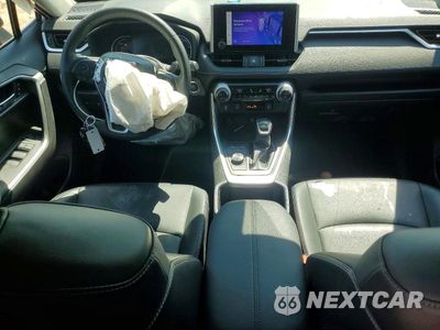 Zdjęcie 8 z 13 samochodu: 2023 TOYOTA RAV4 XLE PREMIUM VIN:JTMB6RFV9PD540271 - miniatura