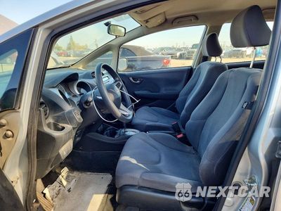 Zdjęcie 7 z 12 samochodu: 2012 HONDA FIT VIN:JHMGE8H35CS000855 - miniatura