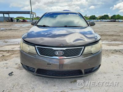 Piąte zdjęcie samochodu w środku: 2011 KIA FORTE EX VIN:KNAFU4A26B5891565 - miniatura